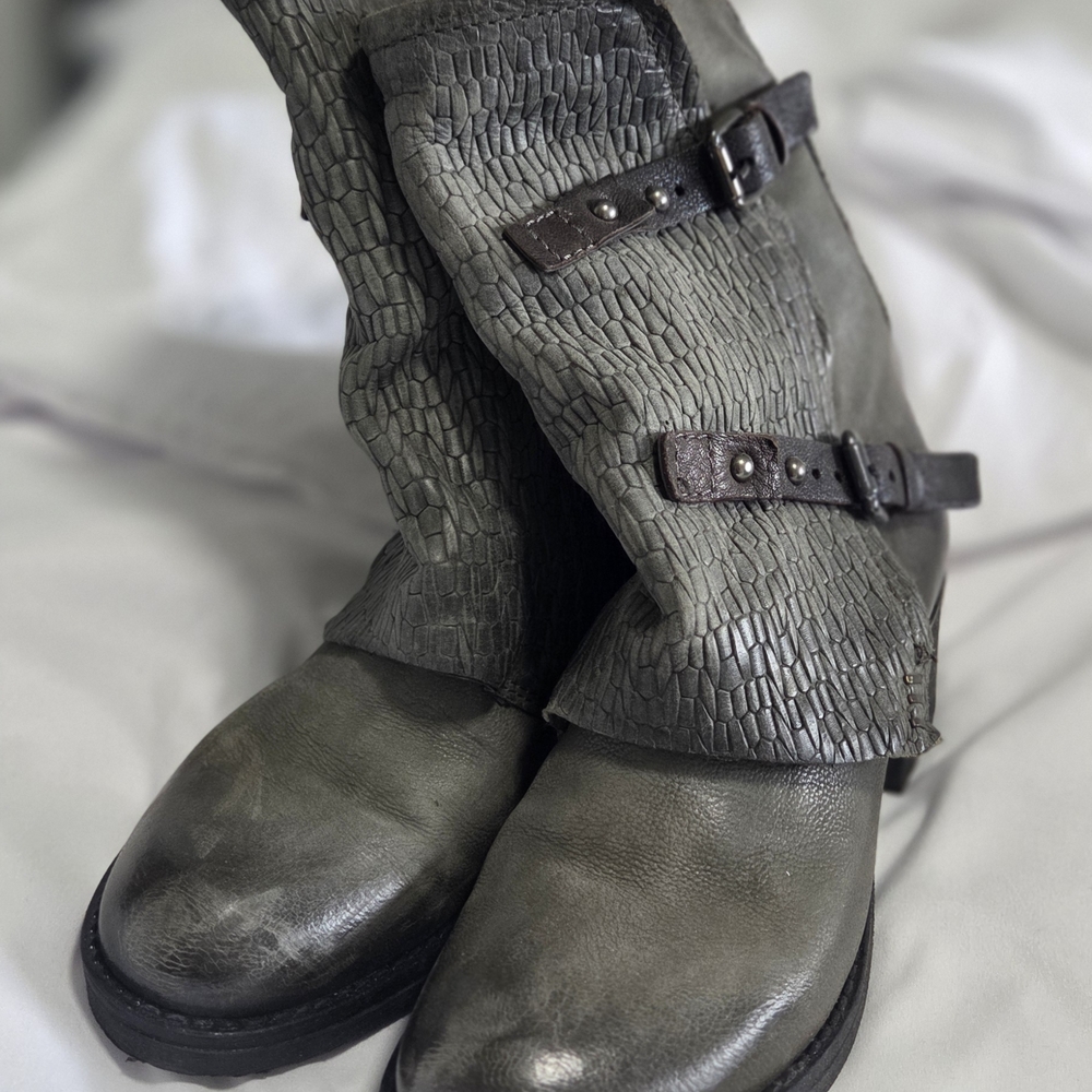 Mjus Grayish Green Textured Women's Boots